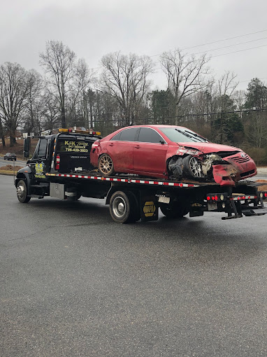 Flat Tire Help in Dawsonville, GA: When to Call a Towing Company